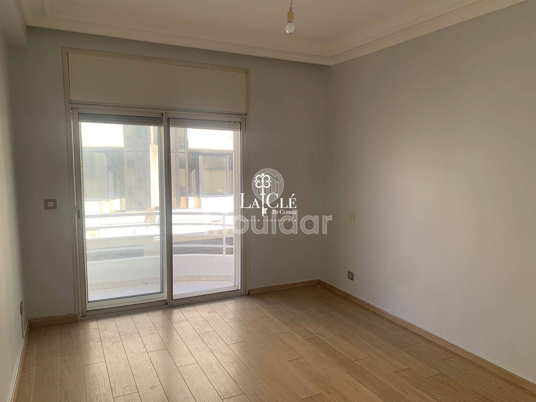 Charming 3-Bedroom Apartment for Sale in Racine, Casablanca - Photo 3