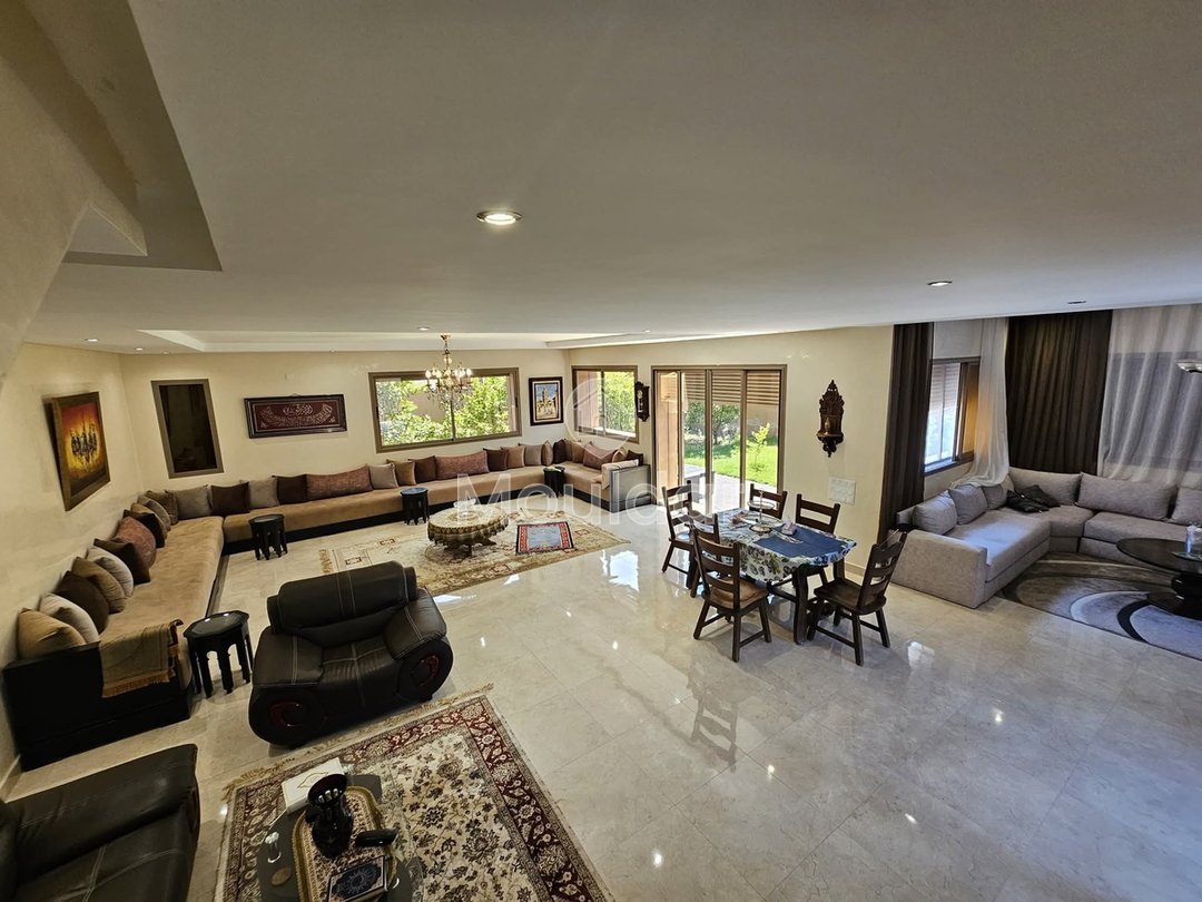 Vila Luxuosa em Marrakesh com Piscina e Jardim Verdoso - Photo 1