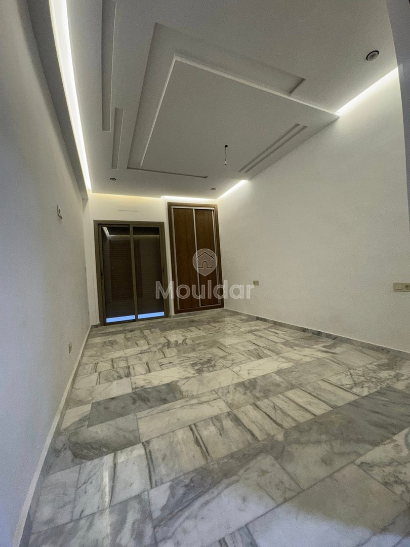 Encantador Apartamento 3 Hab, En Pleno Centro de Fez con Balcón y Parking - Photo 1