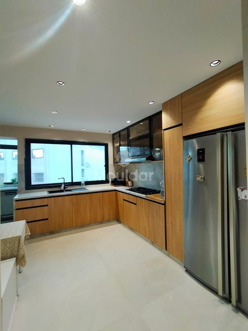 For Sale: Spacious 4-Bedroom Apartment in the Heart of Casablanca - Photo 8