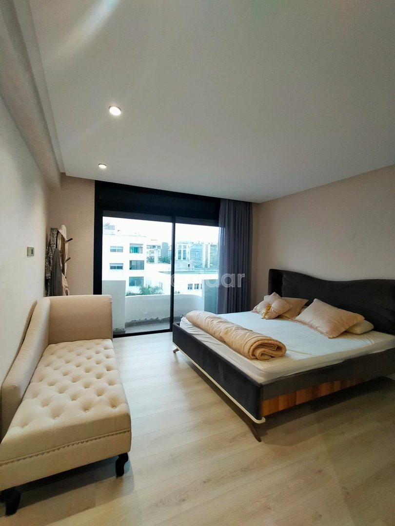 For Sale: Spacious 4-Bedroom Apartment in the Heart of Casablanca - Photo 2