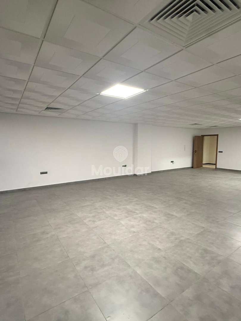 مكتب للإيجار في الدار البيضاء: مساحة 82م² مؤمنة وعملية - Photo 4