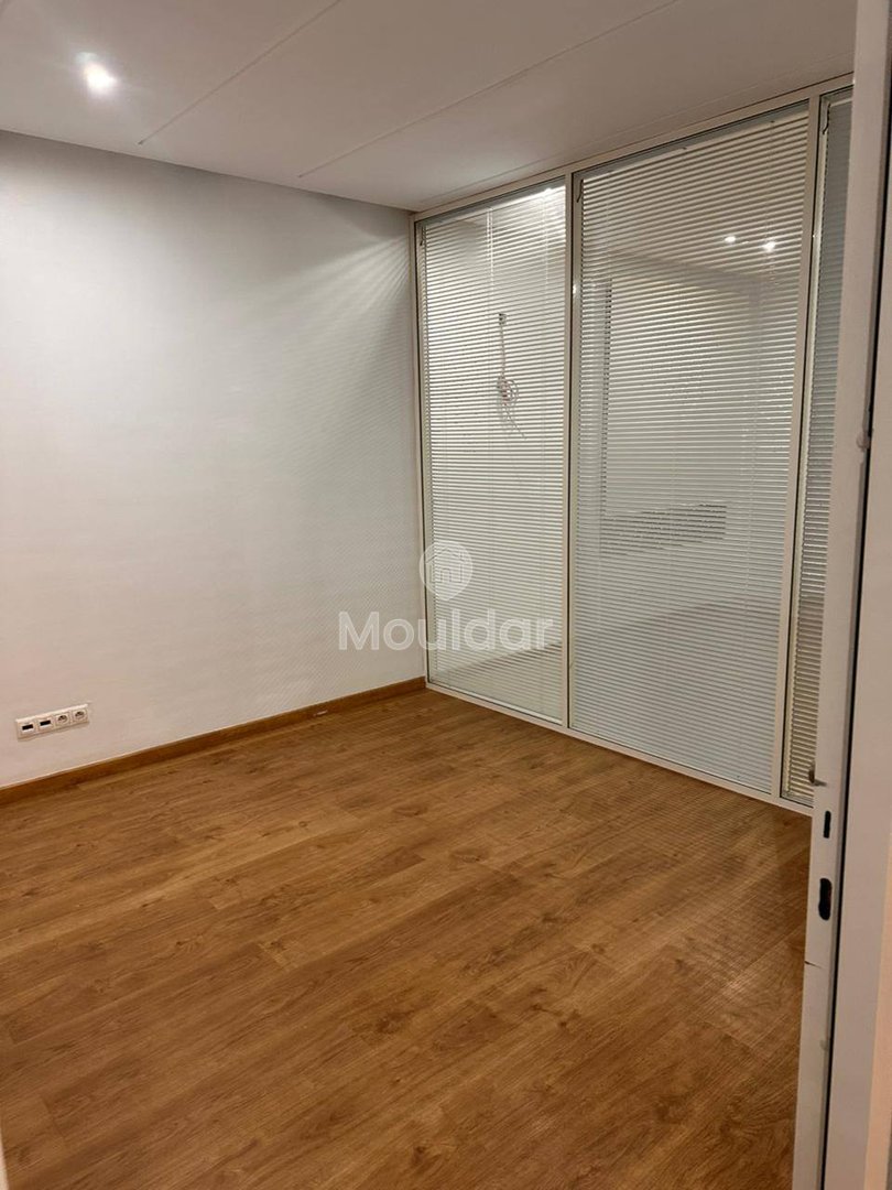 مكتب للإيجار: مساحات عصرية في الدار البيضاء، 165 م² - Photo 4