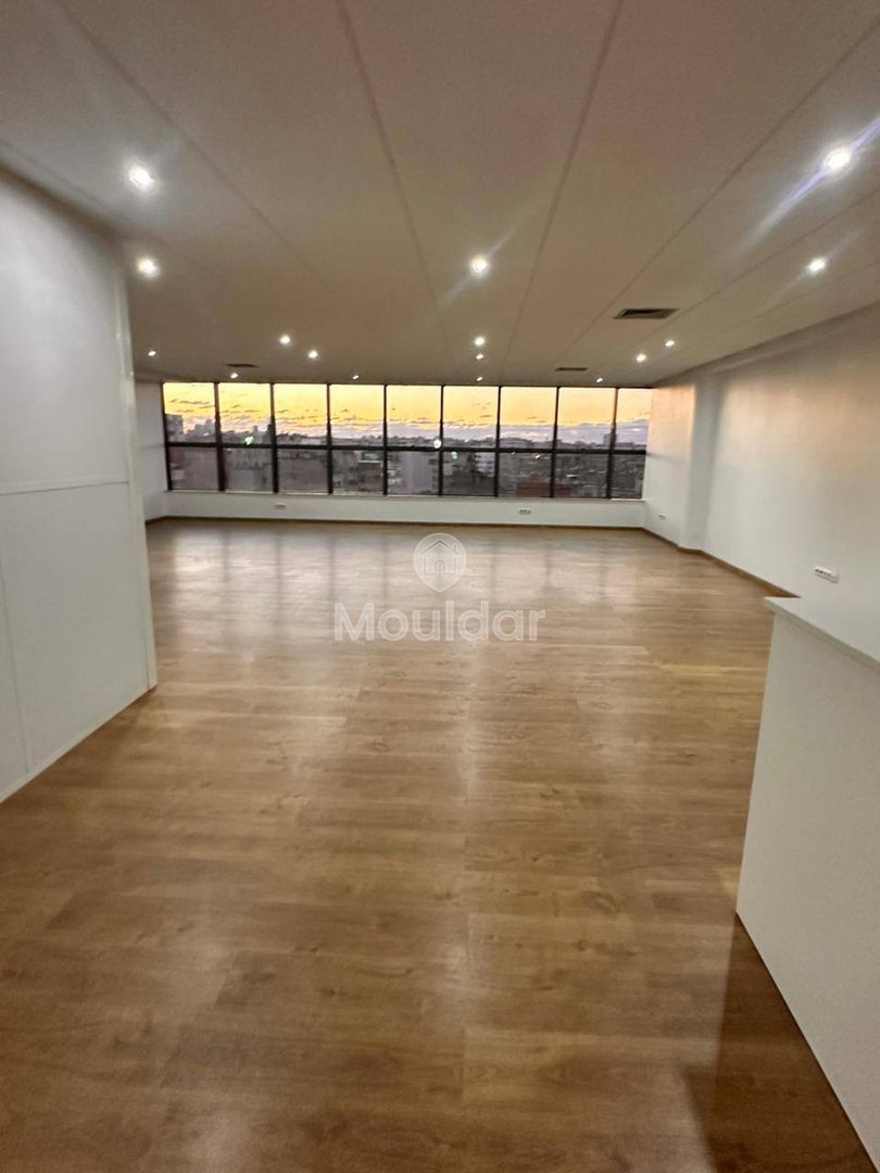 مكتب للإيجار: مساحات عصرية في الدار البيضاء، 165 م² - Photo 1