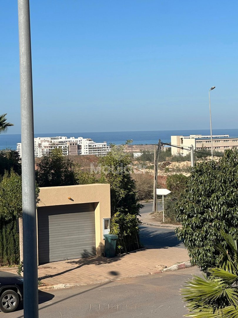 فيلا رائعة في الدار البيضاء: ٤ غرف نوم، مسبح وأمن - Photo 6