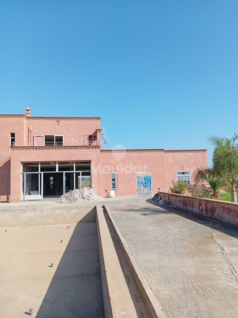 Elegant Villa for Sale in Marrakech, 10,000 m² of Luxury - Photo 2