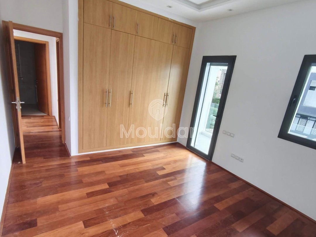 Villa Spacieuse à Dar Bouazza : Élegance et Confort - Photo 3