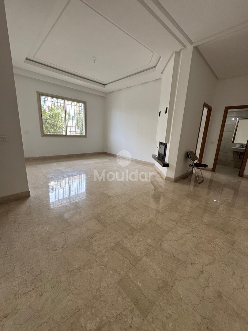 شقة للإيجار في الدار البيضاء: مساحة وراحة ووسائل الراحة - Photo 1