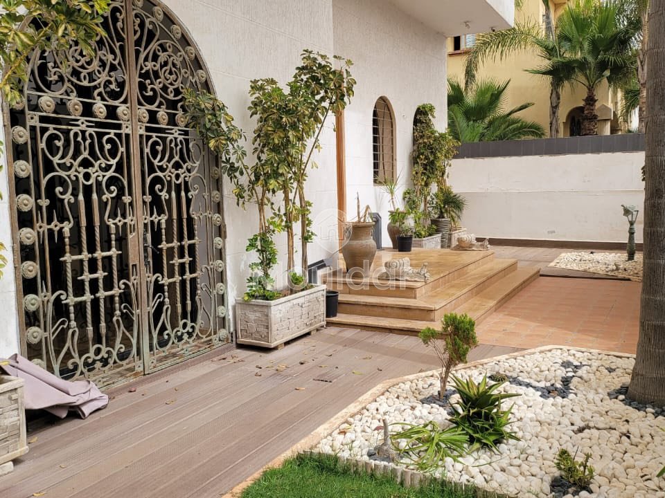 Villa à vendre à Dar Bouazza : Un rêve avec piscine - Photo 8