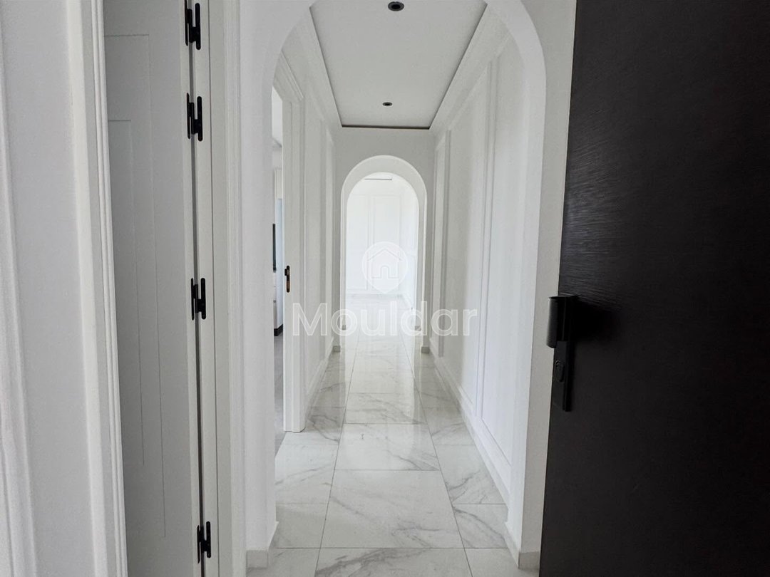 شقق فاخرة في عين دياب: الراحة والأمان - Photo 5