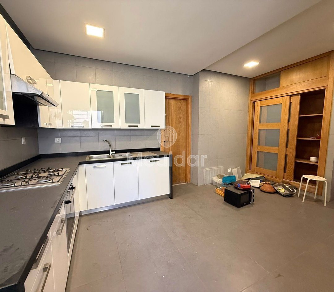 Charming 3-Bedroom Apartment for Sale in Casablanca - Racine - Photo 6