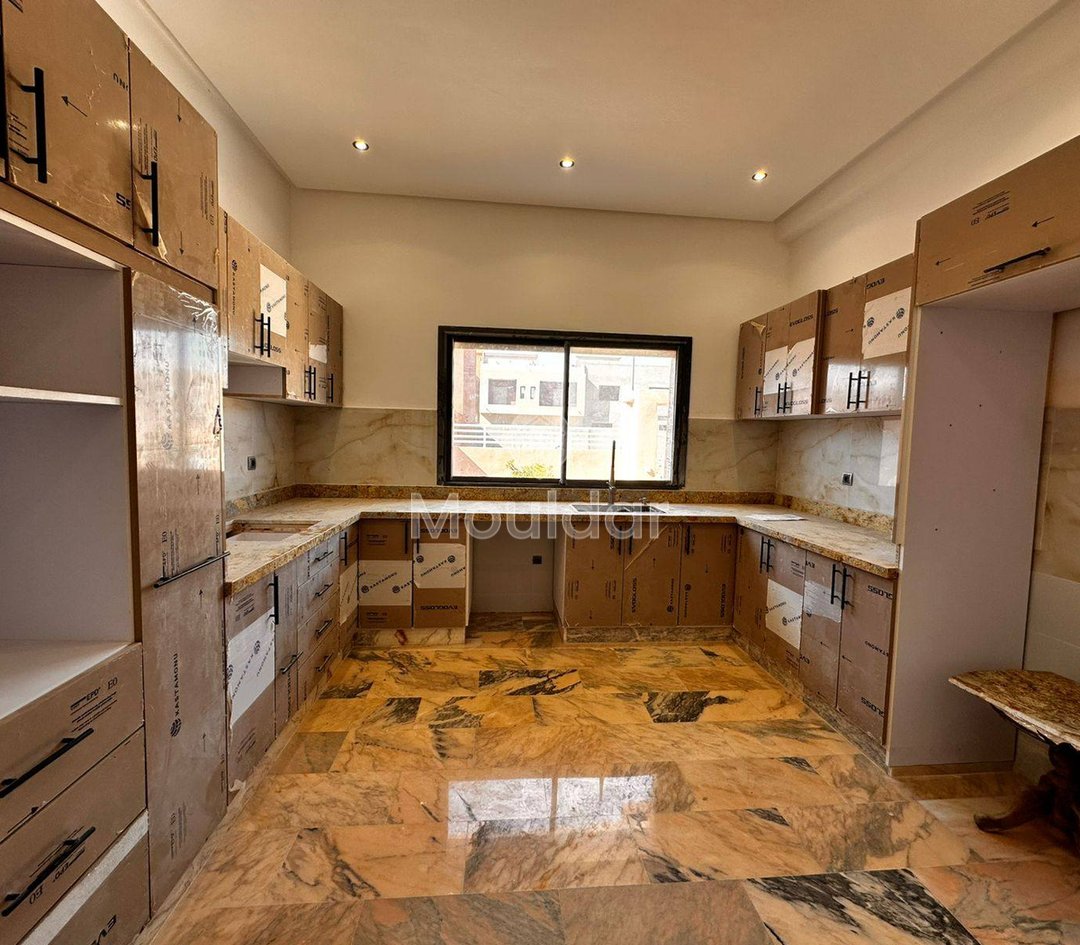 فيلا للبيع في مراكش: فخامة، مساحة، ومسبح - Photo 10