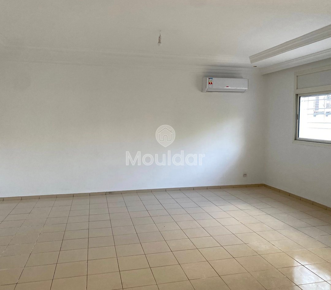 Appartamento Spazioso da Affittare a Rabat - Souissi con Balcone - Photo 3