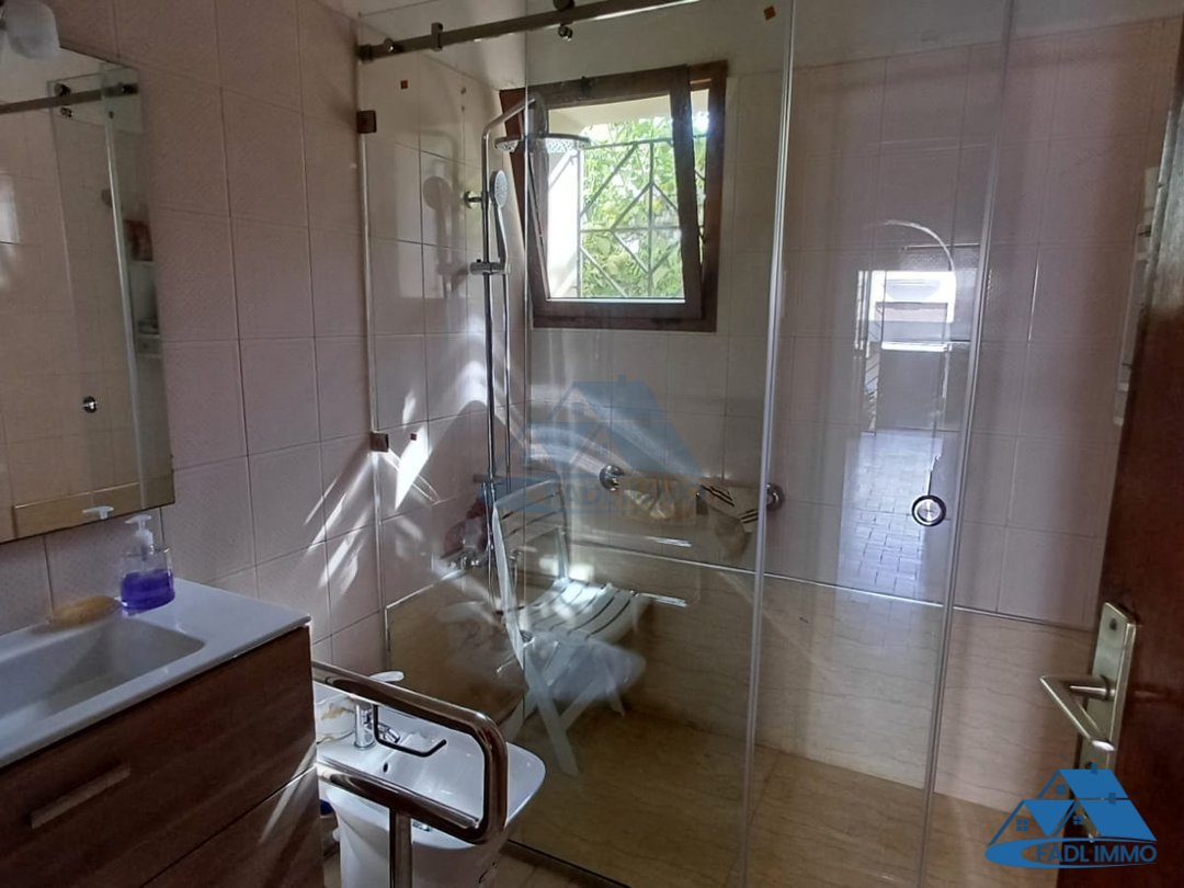 VENTE CHARMANTE VILLA 330 M2 A HAY RIAD RABAT  - Photo 15