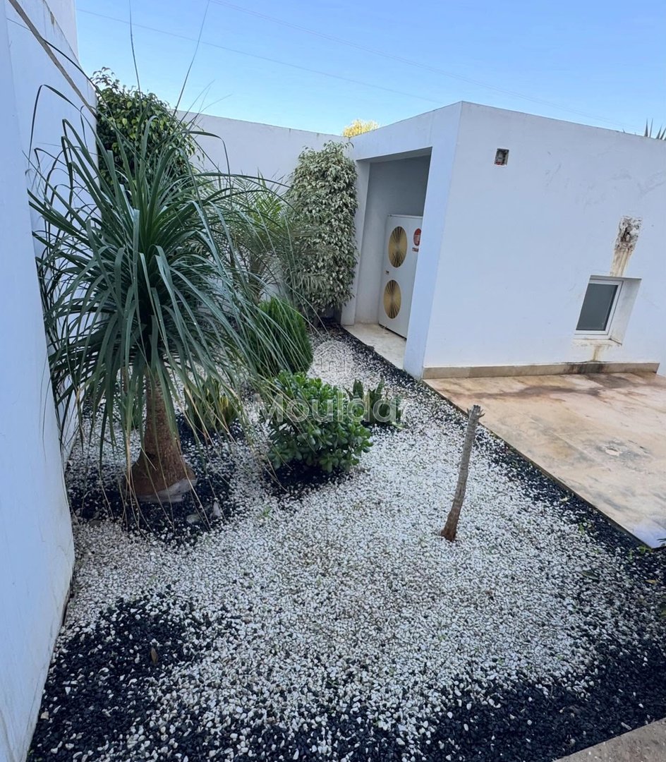 Villa Espaciosa en Alquiler en Bouskoura con Encantadora Chimenea - Photo 9