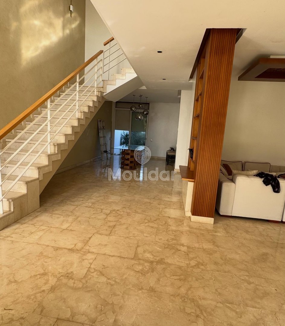 Villa Espaciosa en Alquiler en Bouskoura con Encantadora Chimenea - Photo 2