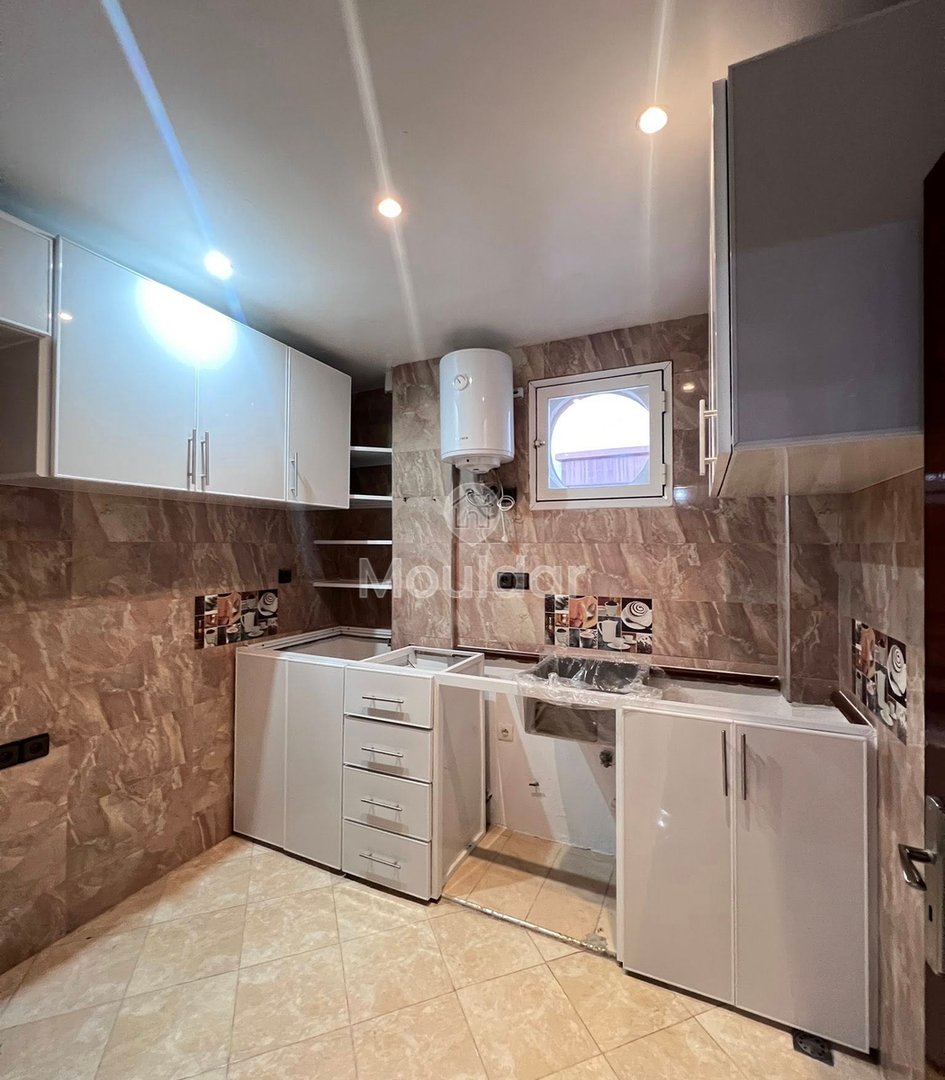 Charming 2-Bedroom Apartment for Rent in Agadir - Hay Salam - Photo 5