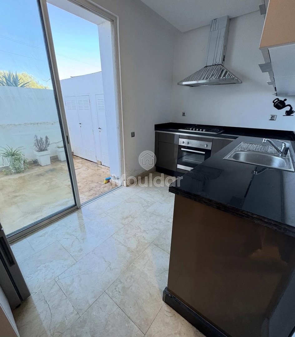 Villa Espaciosa en Alquiler en Bouskoura con Encantadora Chimenea - Photo 10