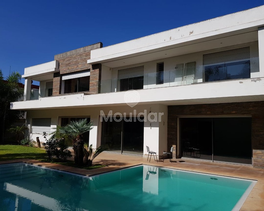 Villa élégante à vendre à Casablanca : espace et confort - Photo 3