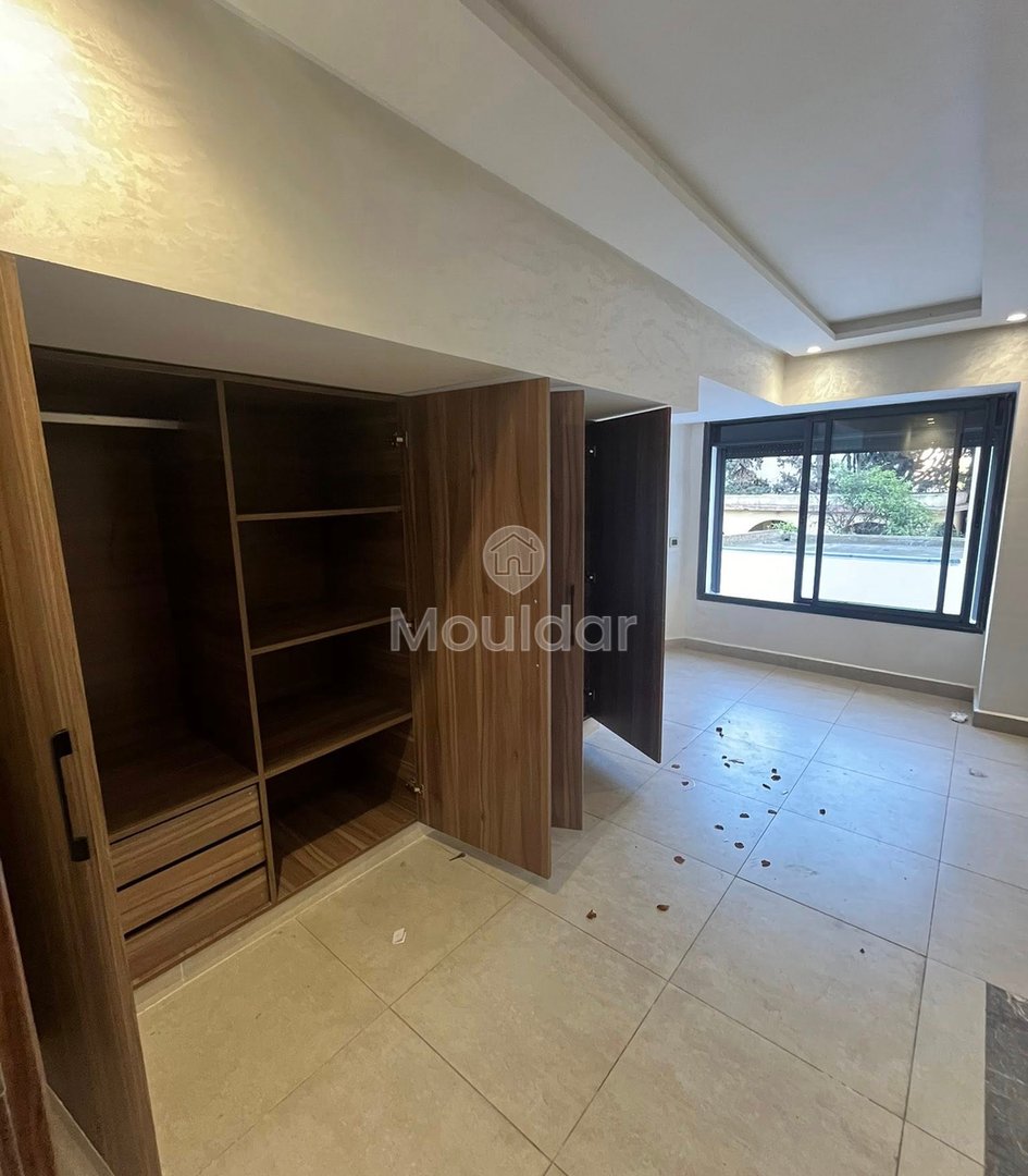 شقة مزدوجة رائعة للإيجار في الدار البيضاء مع تراس وأمان - Photo 6