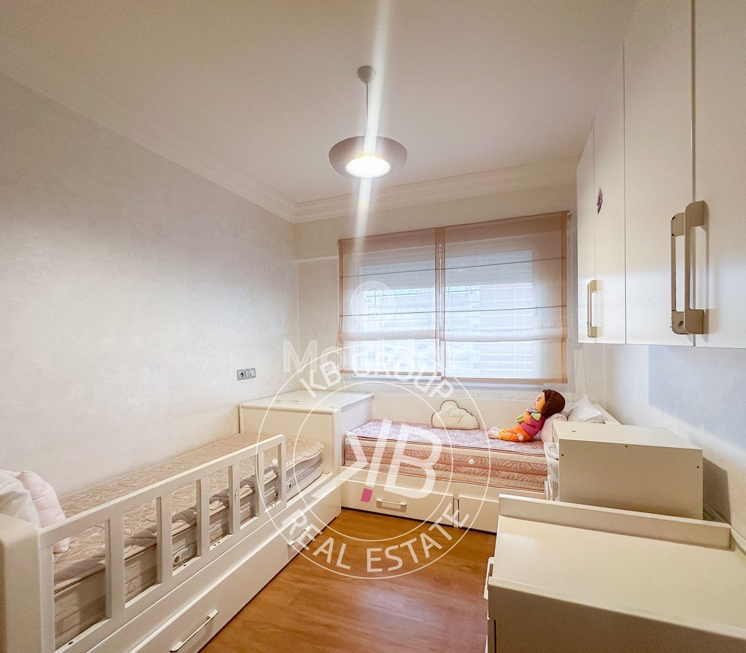 KB GROUP REAL ESTATE oferece para aluguel um belíssimo apartamento mobiliado de 82 m², localizado em Wifak, no 4º andar de um edifício seguro. Este imóvel dispõe de elevador e de uma vaga de garagem. - Photo 6