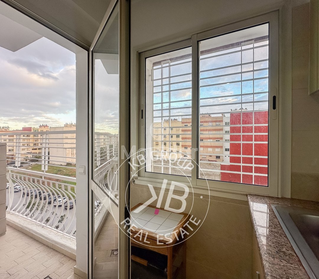 KB GROUP REAL ESTATE oferece para aluguel um belíssimo apartamento mobiliado de 82 m², localizado em Wifak, no 4º andar de um edifício seguro. Este imóvel dispõe de elevador e de uma vaga de garagem. - Photo 7