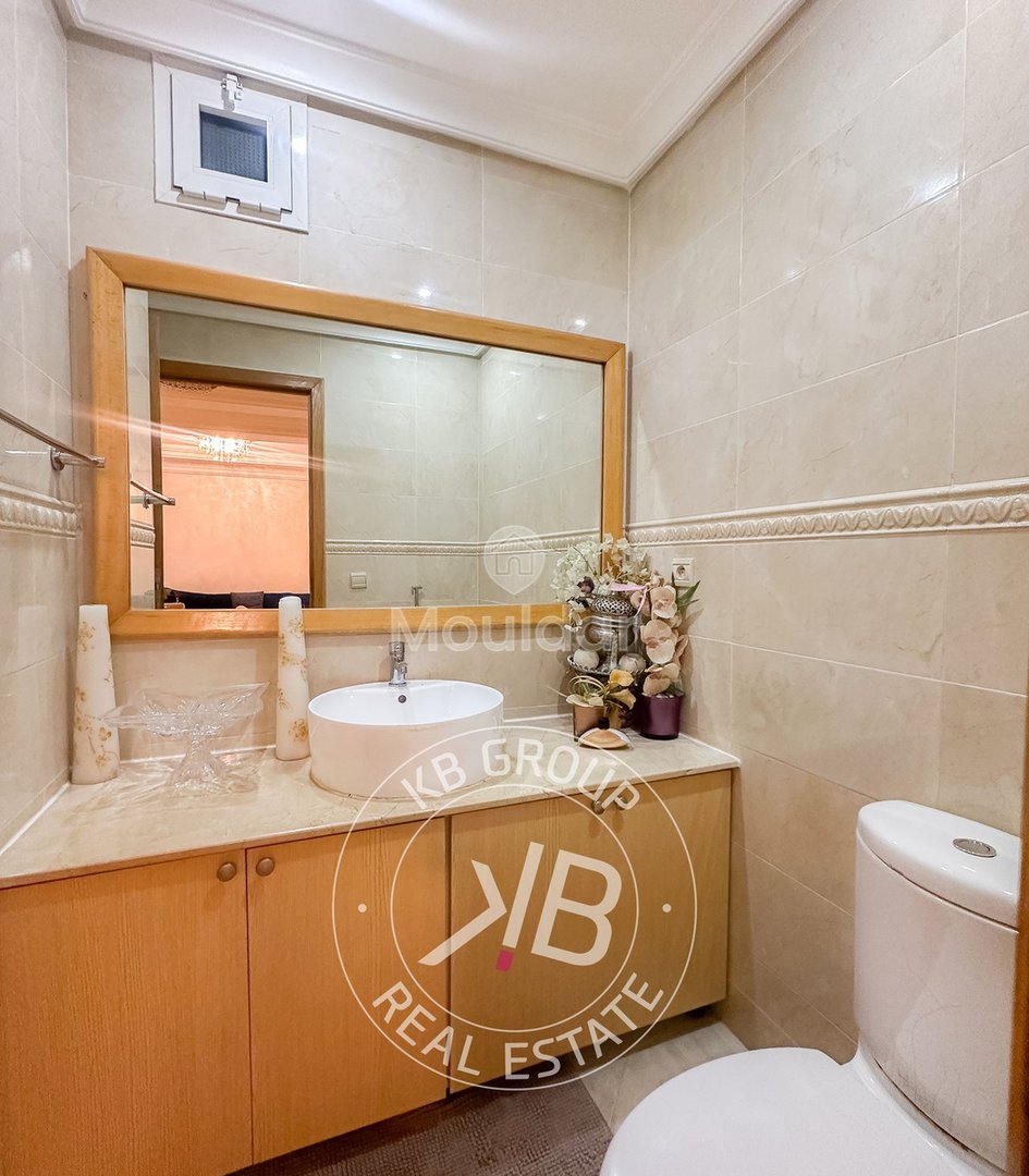 KB GROUP REAL ESTATE oferece para aluguel um belíssimo apartamento mobiliado de 82 m², localizado em Wifak, no 4º andar de um edifício seguro. Este imóvel dispõe de elevador e de uma vaga de garagem. - Photo 10