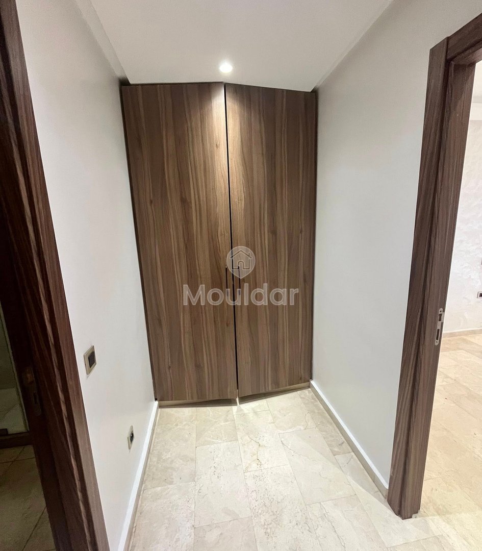 شقة مزدوجة رائعة للإيجار في الدار البيضاء مع تراس وأمان - Photo 4