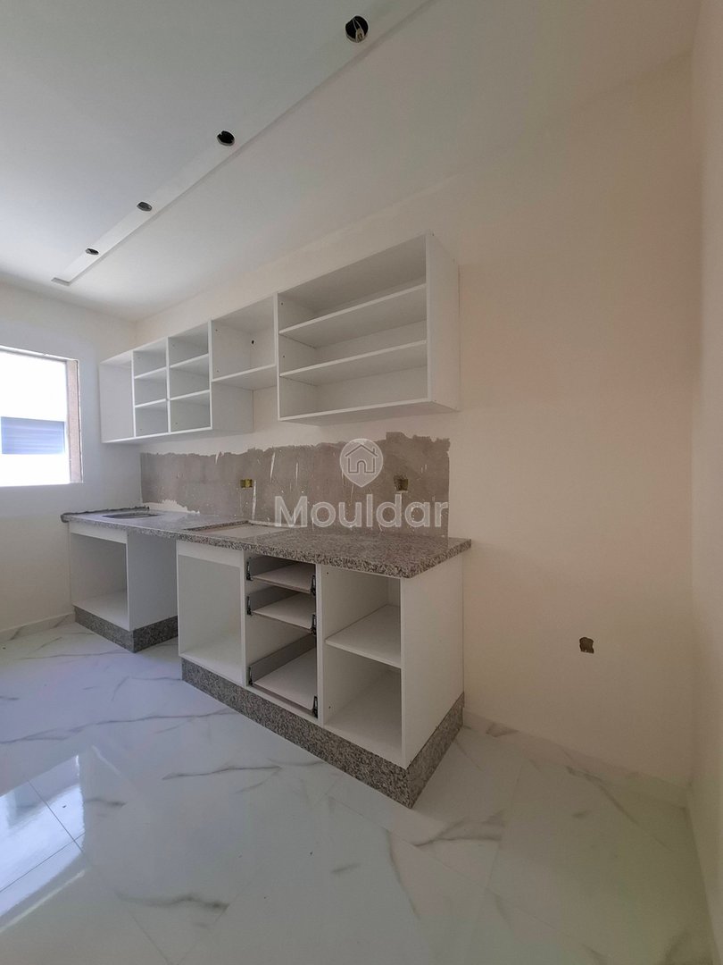 Charming 3-Bedroom Apartment in Martil with Balcony and Kitchen - Photo 7