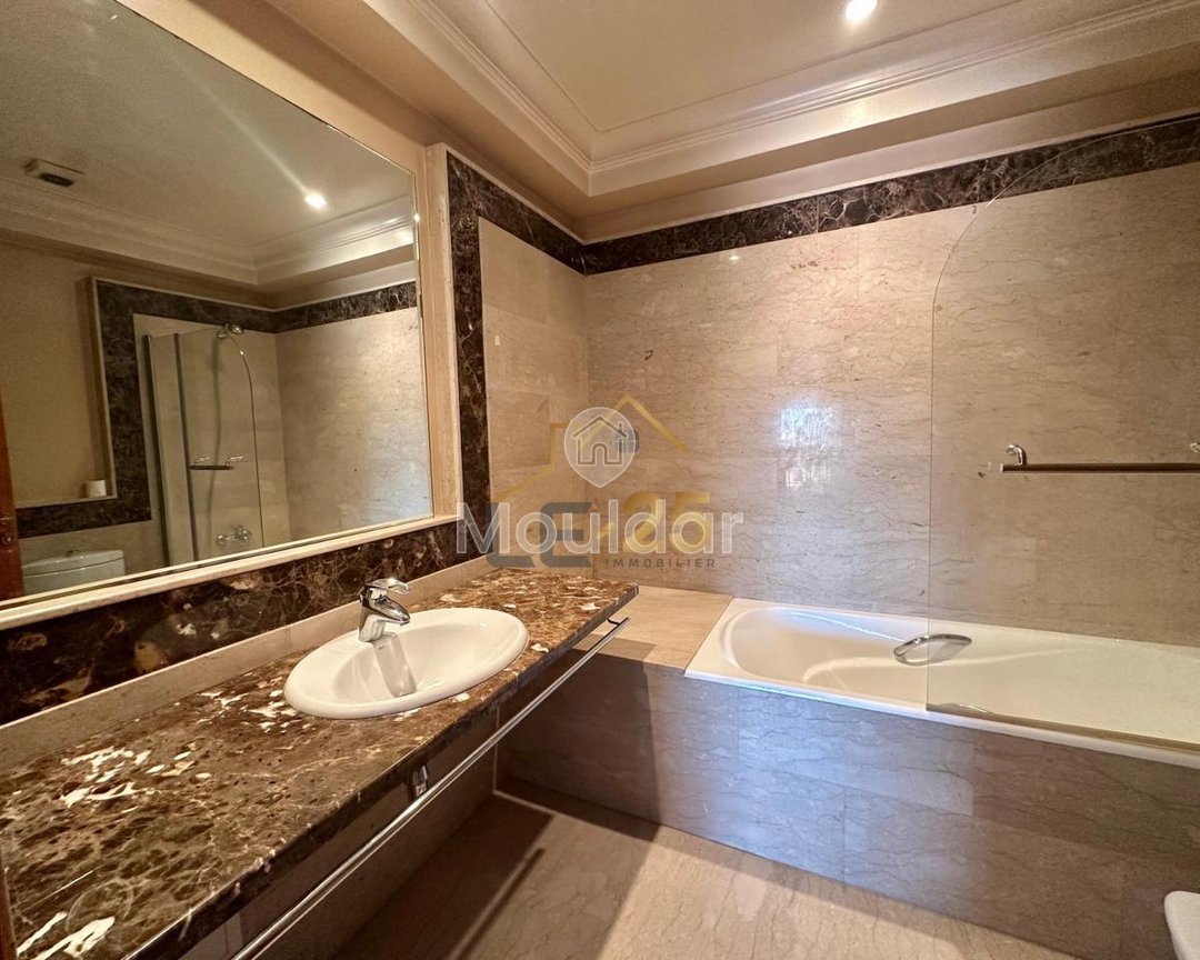 Apartament de închiriat în Marrakech: 3 camere, balcon și securitate - Photo 11