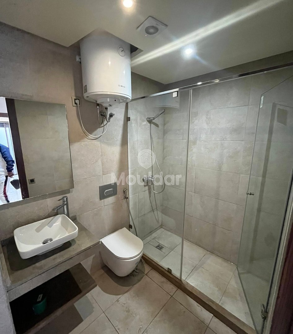 شقة مزدوجة رائعة للإيجار في الدار البيضاء مع تراس وأمان - Photo 10