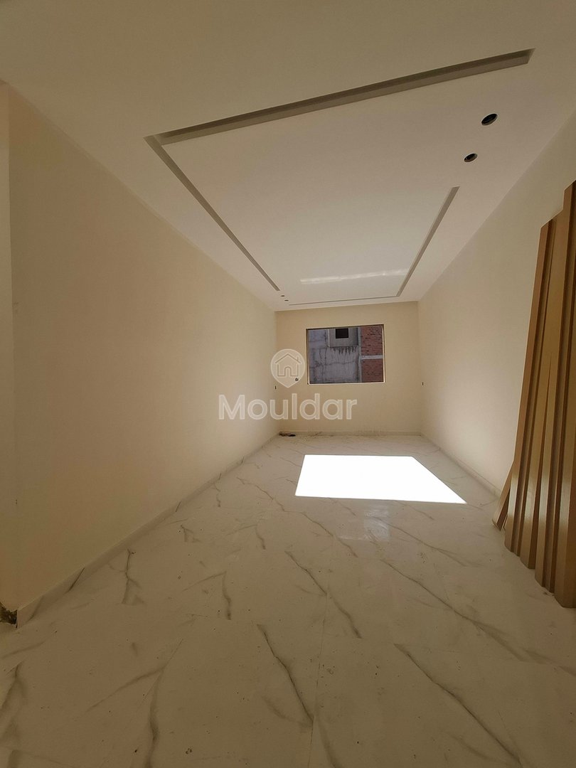 Charming 3-Bedroom Apartment in Martil with Balcony and Kitchen - Photo 5