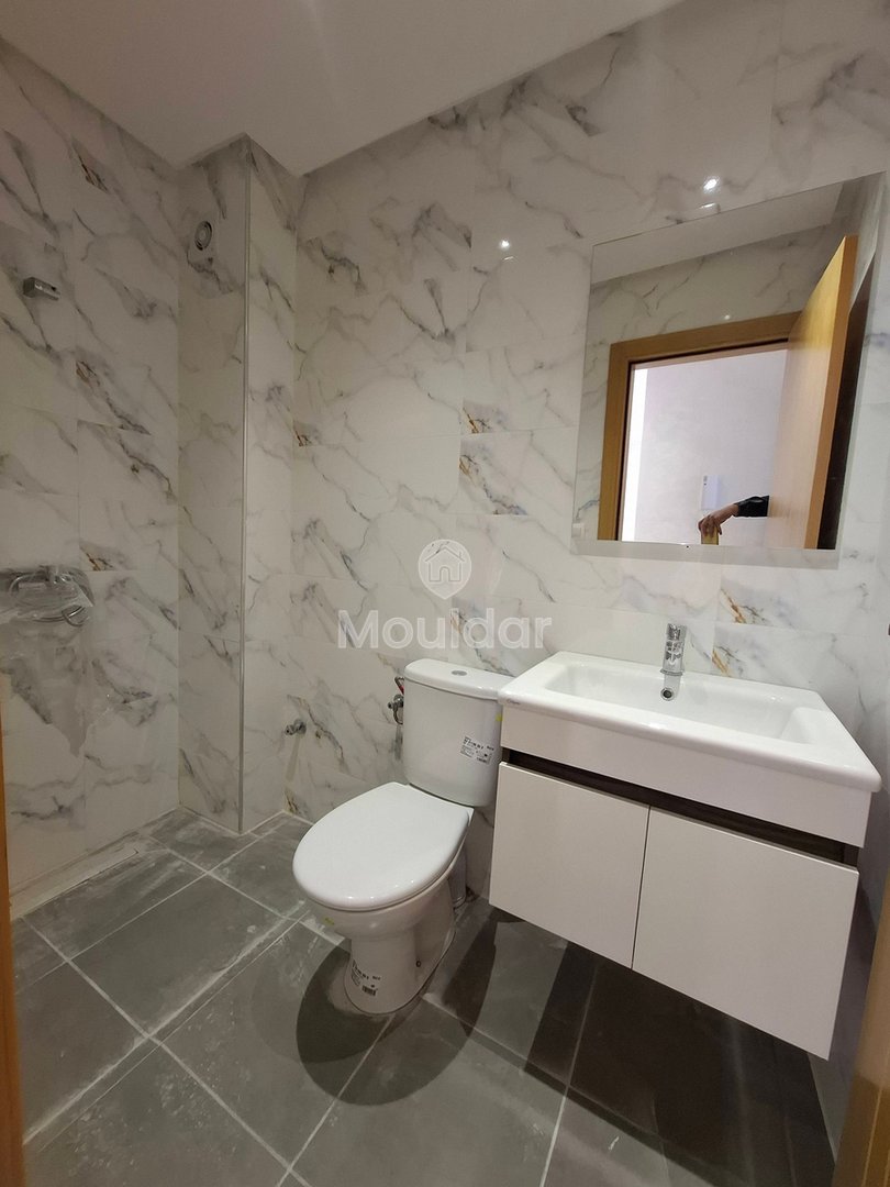 Charming 3-Bedroom Apartment in Martil with Balcony and Kitchen - Photo 8