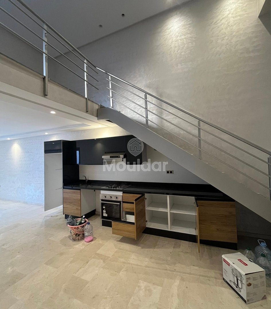 شقة مزدوجة رائعة للإيجار في الدار البيضاء مع تراس وأمان - Photo 8