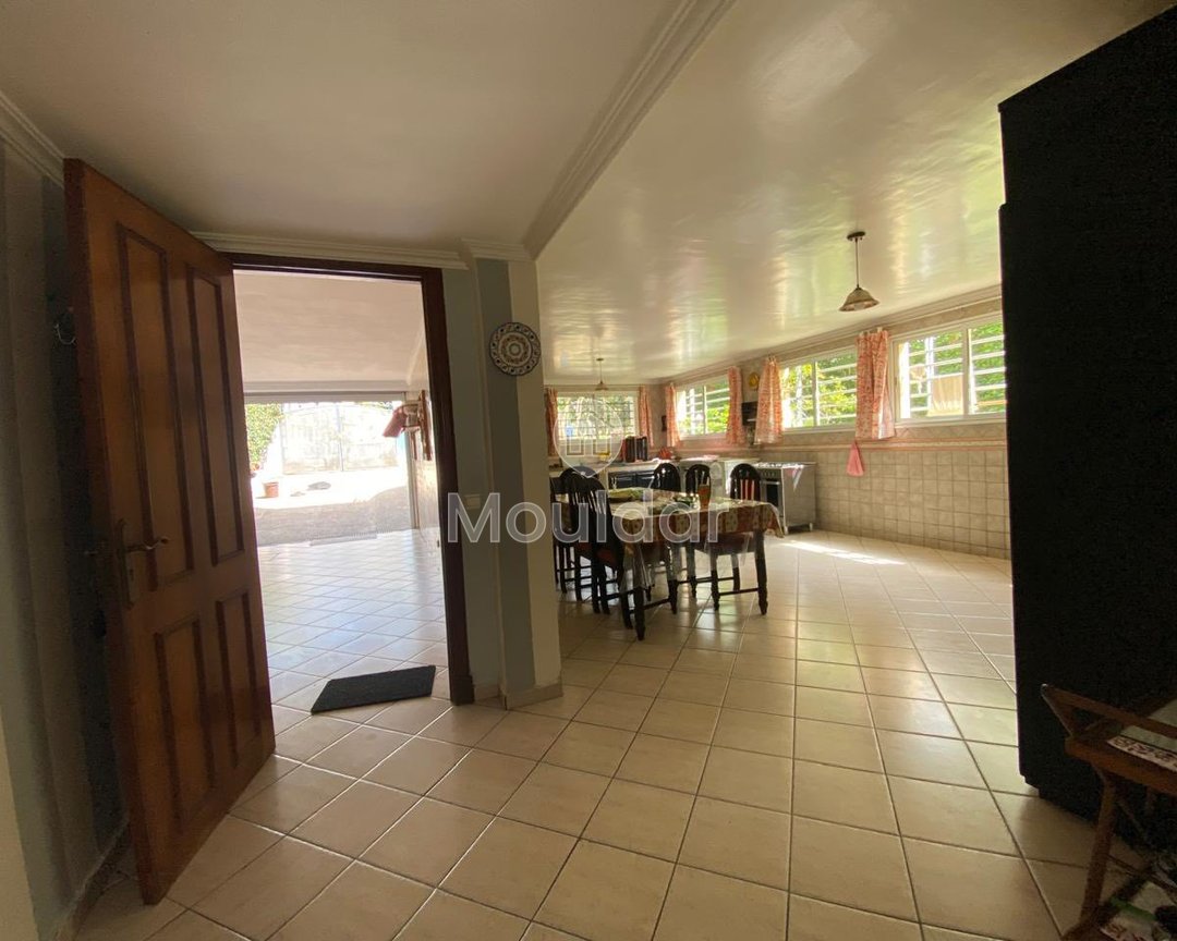 Villa de Luxe à Dar Bouazza avec Jardin, 456m² à Vendre - Photo 2