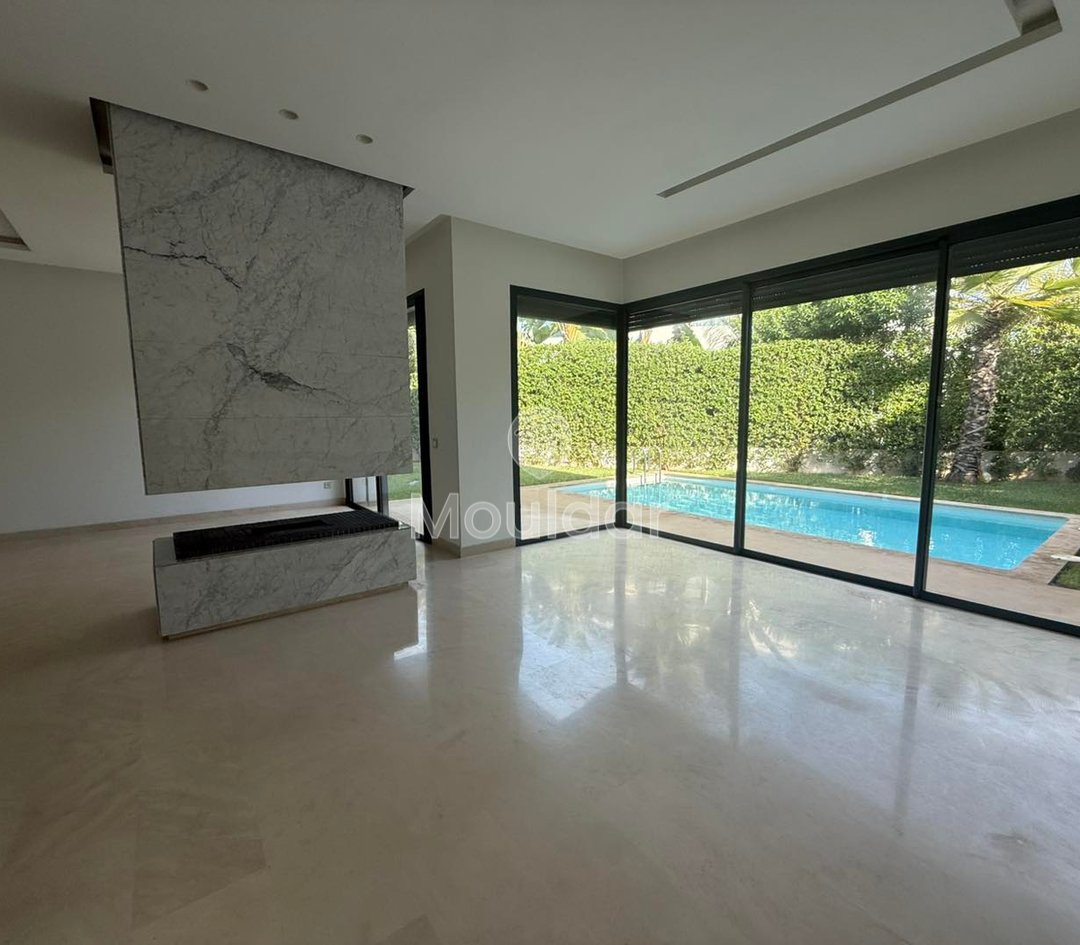 Aïn Diab'da Lüks Villa: 4 Yatak Odası, Havuz ve Bahçe - Photo 1