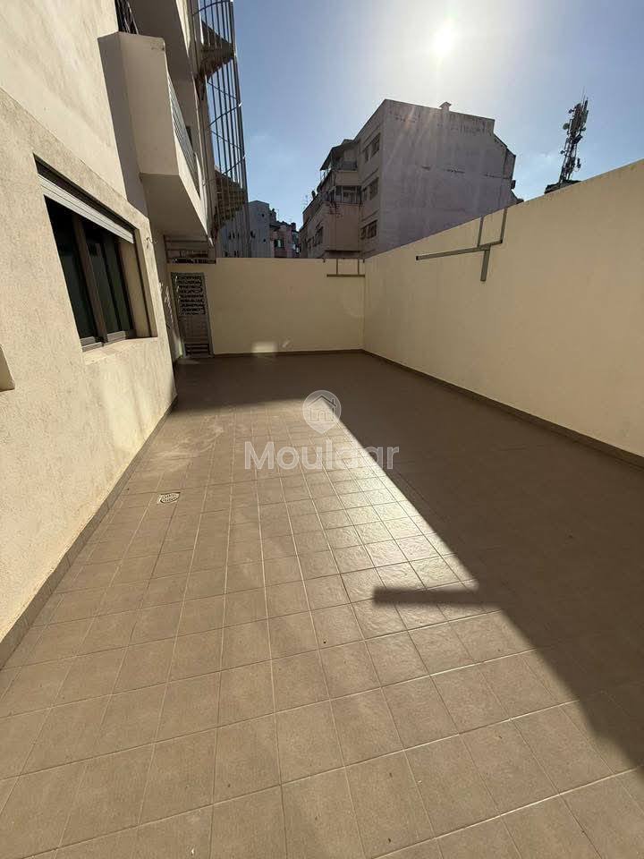 For Rent: Modern 3-Bedroom Apartment with Terrace in Anfa - Photo 7