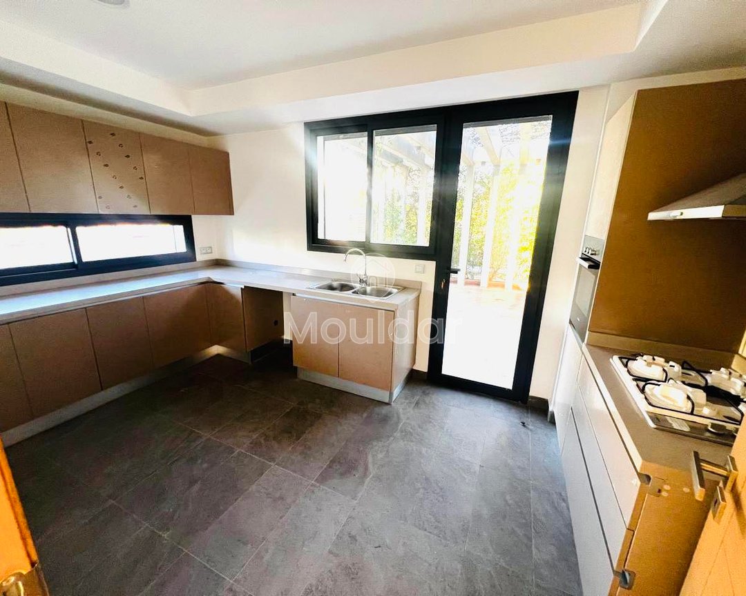 Aïn Diab'da Lüks Villa: 4 Yatak Odası, Havuz ve Bahçe - Photo 7