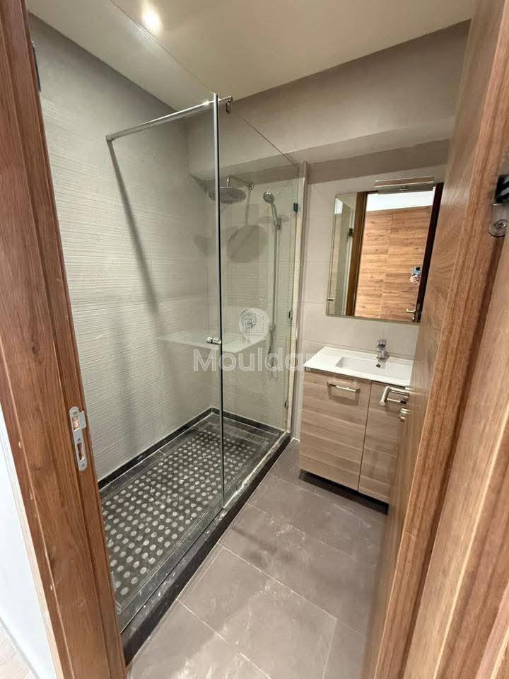 For Rent: Modern 3-Bedroom Apartment with Terrace in Anfa - Photo 12