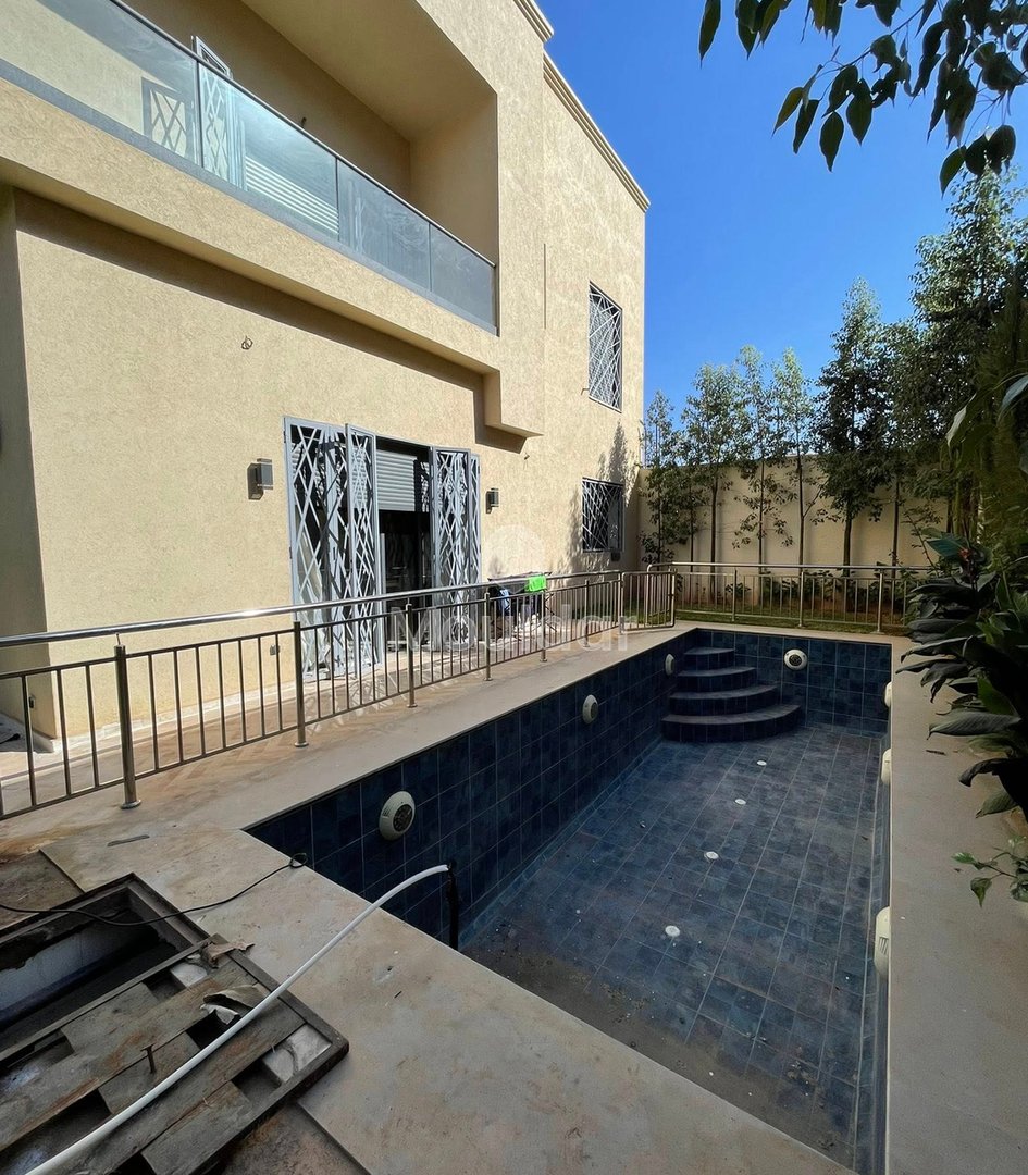 Villa te koop in Marrakech: Luxe, zwembad en tuin - Photo 9