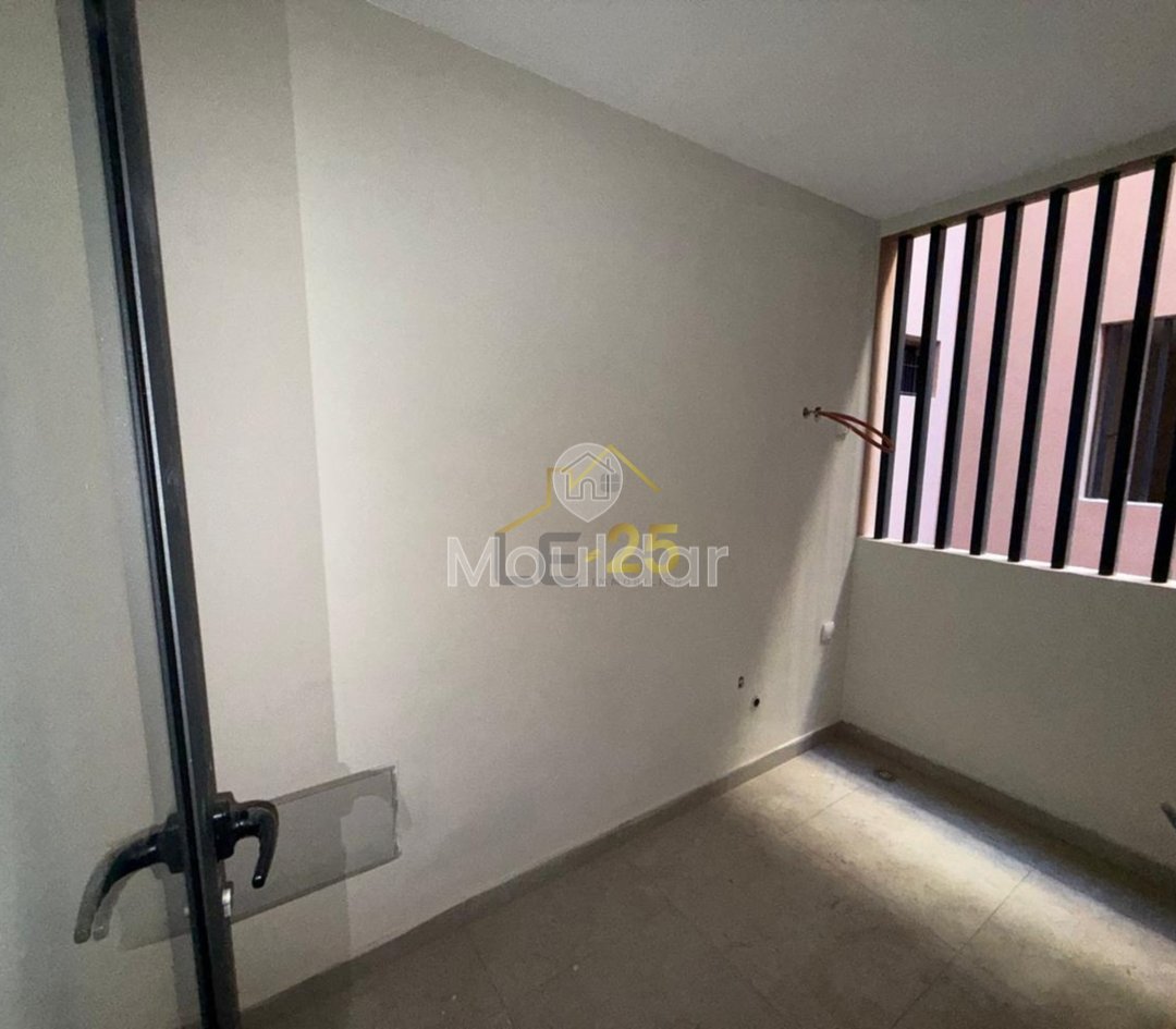 2-kamer appartement te koop met balkon en zwembad in Guéliz - Photo 5