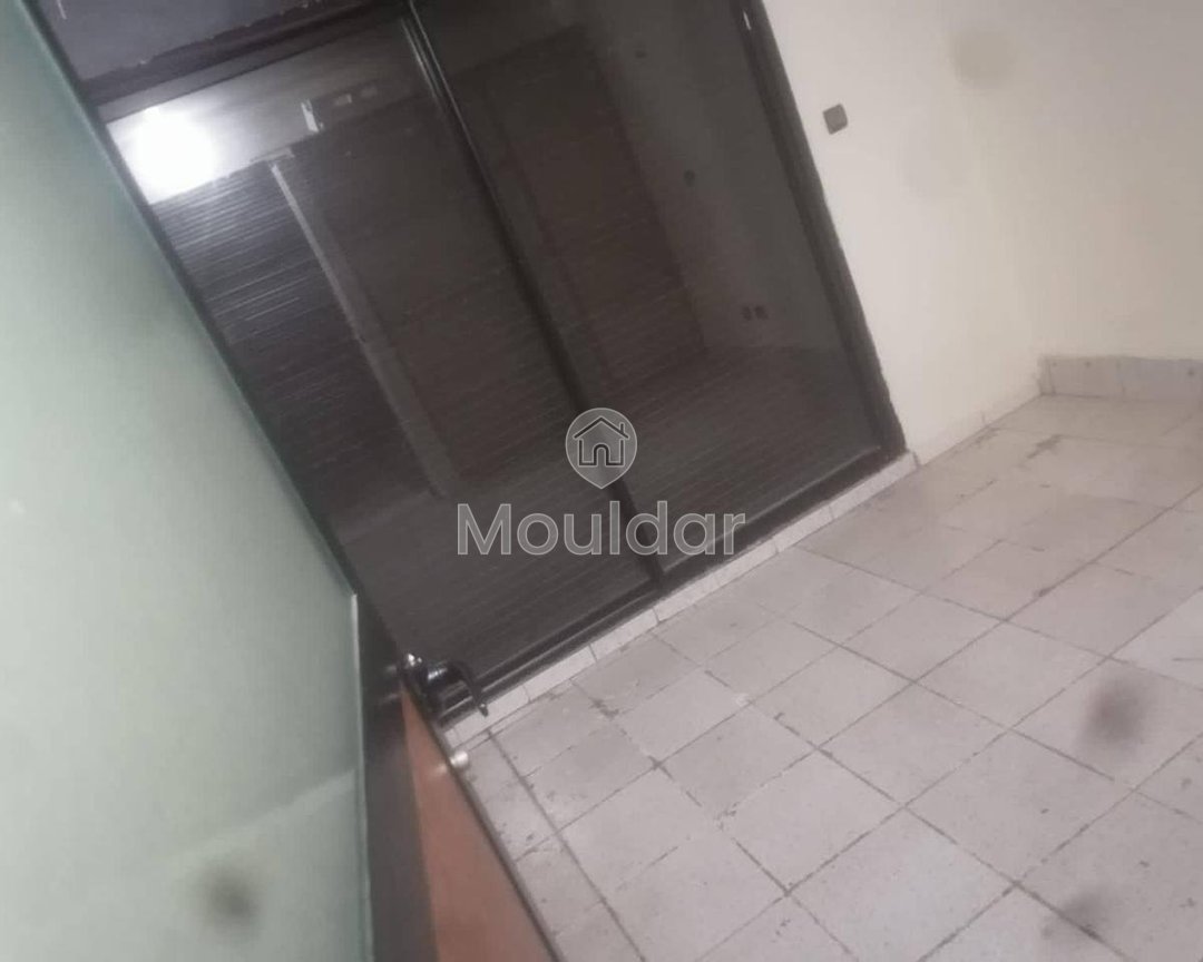 Hastaneler Mahallesi'nde 2 odalı güzel bir daire için kiralık - Photo 1