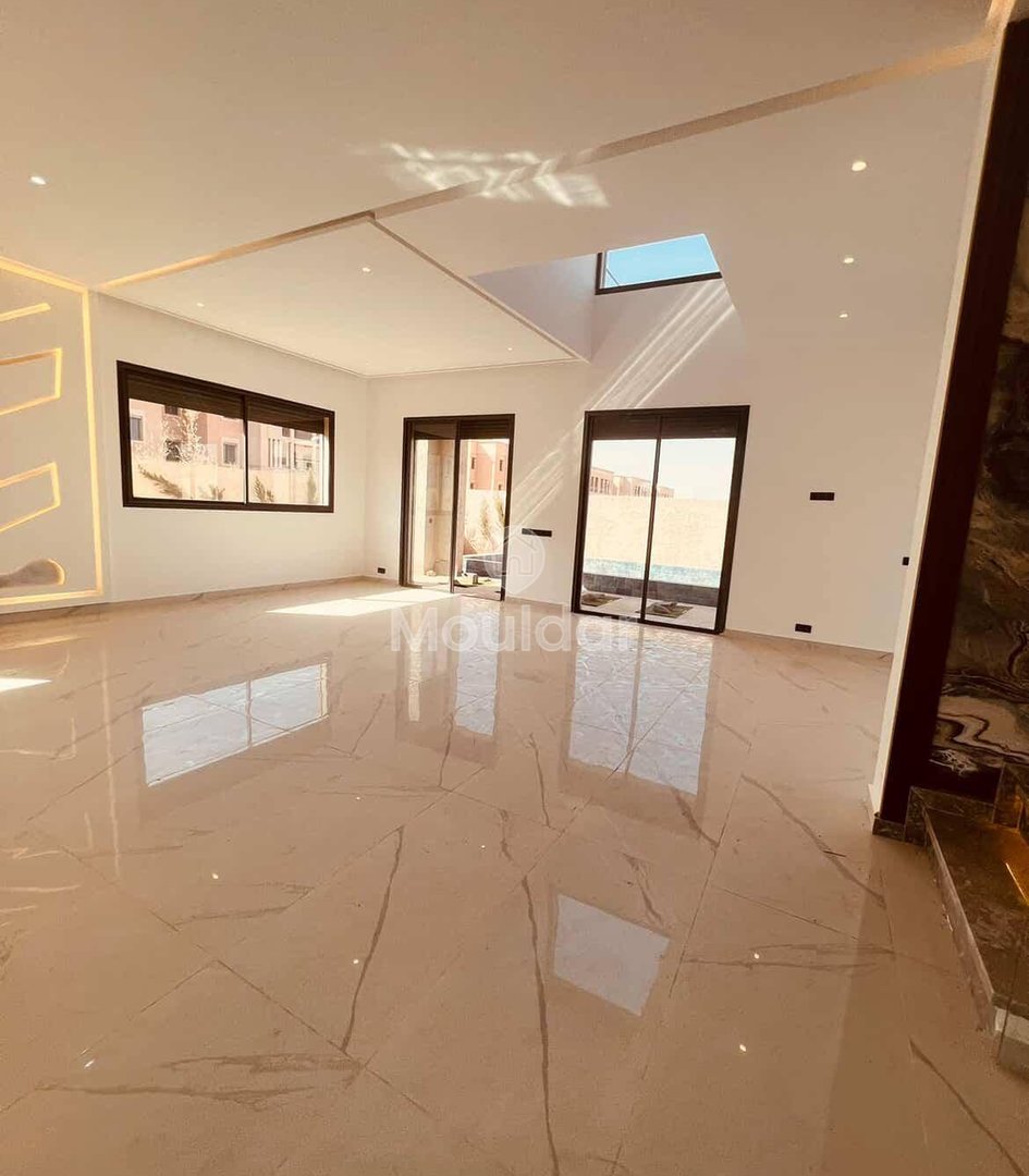 Luxury Villa in Marrakech: Pool, Garden, and Elegance - Photo 1