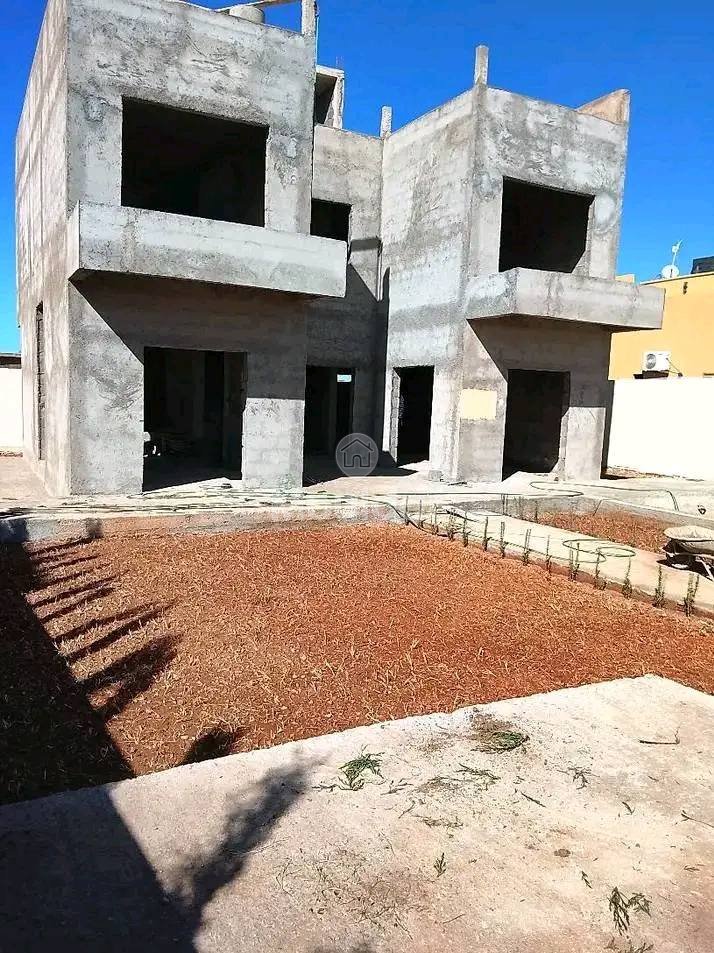 Villa zu verkaufen in Marrakesch: Flucht auf 440 m² - Photo 2
