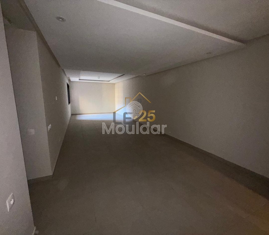 2-kamer appartement te koop met balkon en zwembad in Guéliz - Photo 2