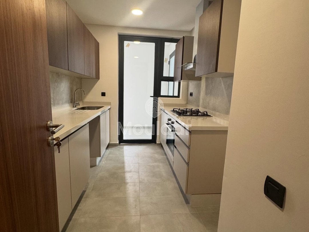 شقة للإيجار في الدار البيضاء: أمن، شرفة وراحة - Photo 6