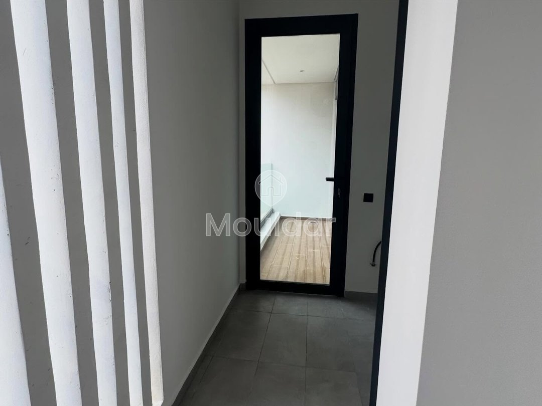 شقة للإيجار في الدار البيضاء: أمن، شرفة وراحة - Photo 5