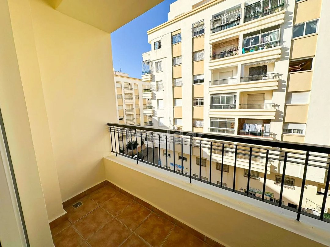 Ontsnap naar Tanger: Appartement met 2 Slaapkamers, Balkon en Beveiliging - Photo 8
