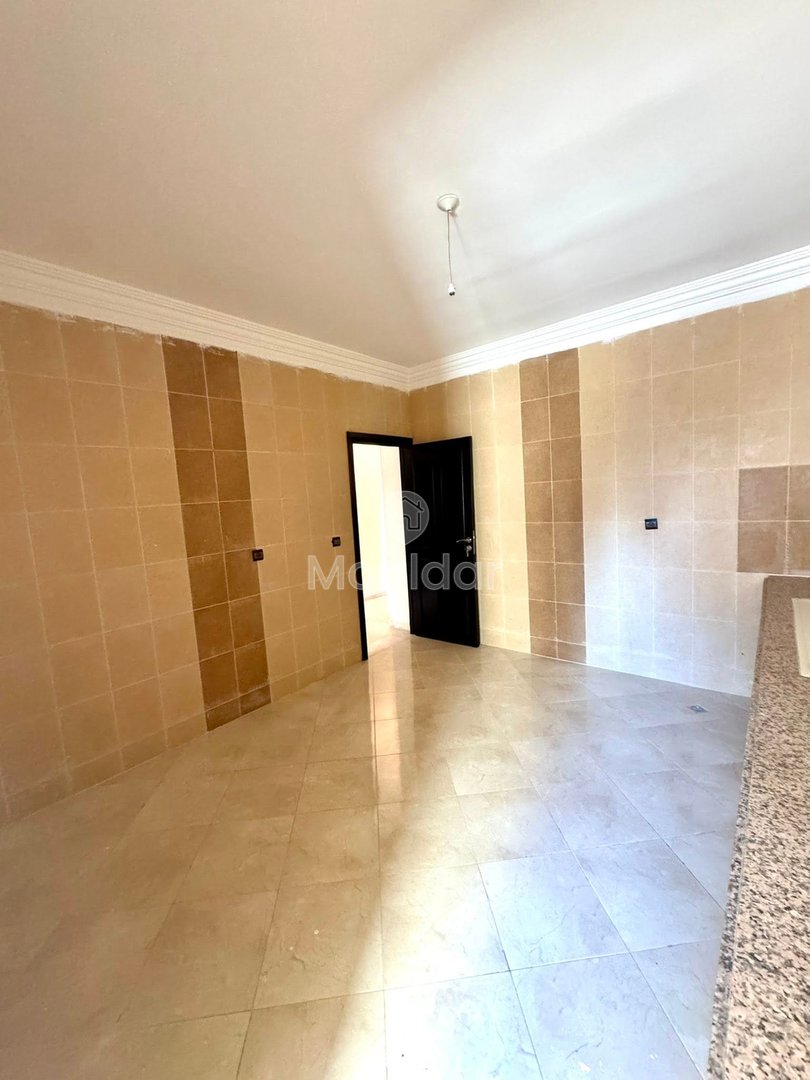 Satılık: Balkonlu ve asansörlü geniş daire Fes'te - Photo 10