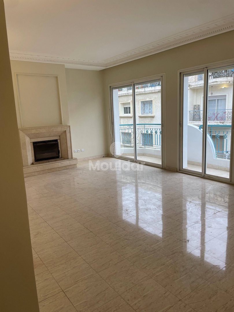 Casablanca, El Manar'da Kiralık 2 Yatak Odalı Güzel Daire - Photo 1